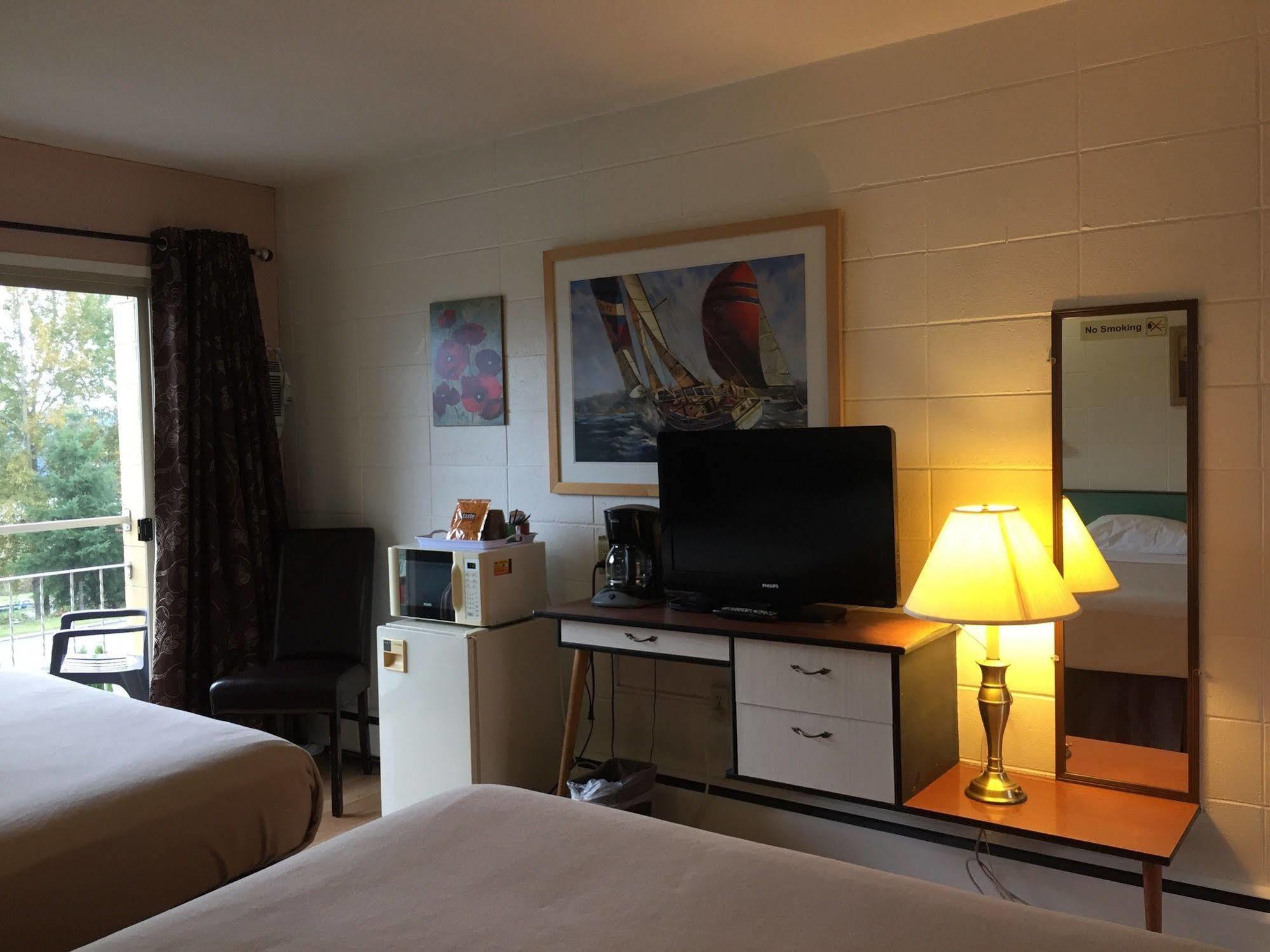 Holiday House Motel Ladysmith Luaran gambar