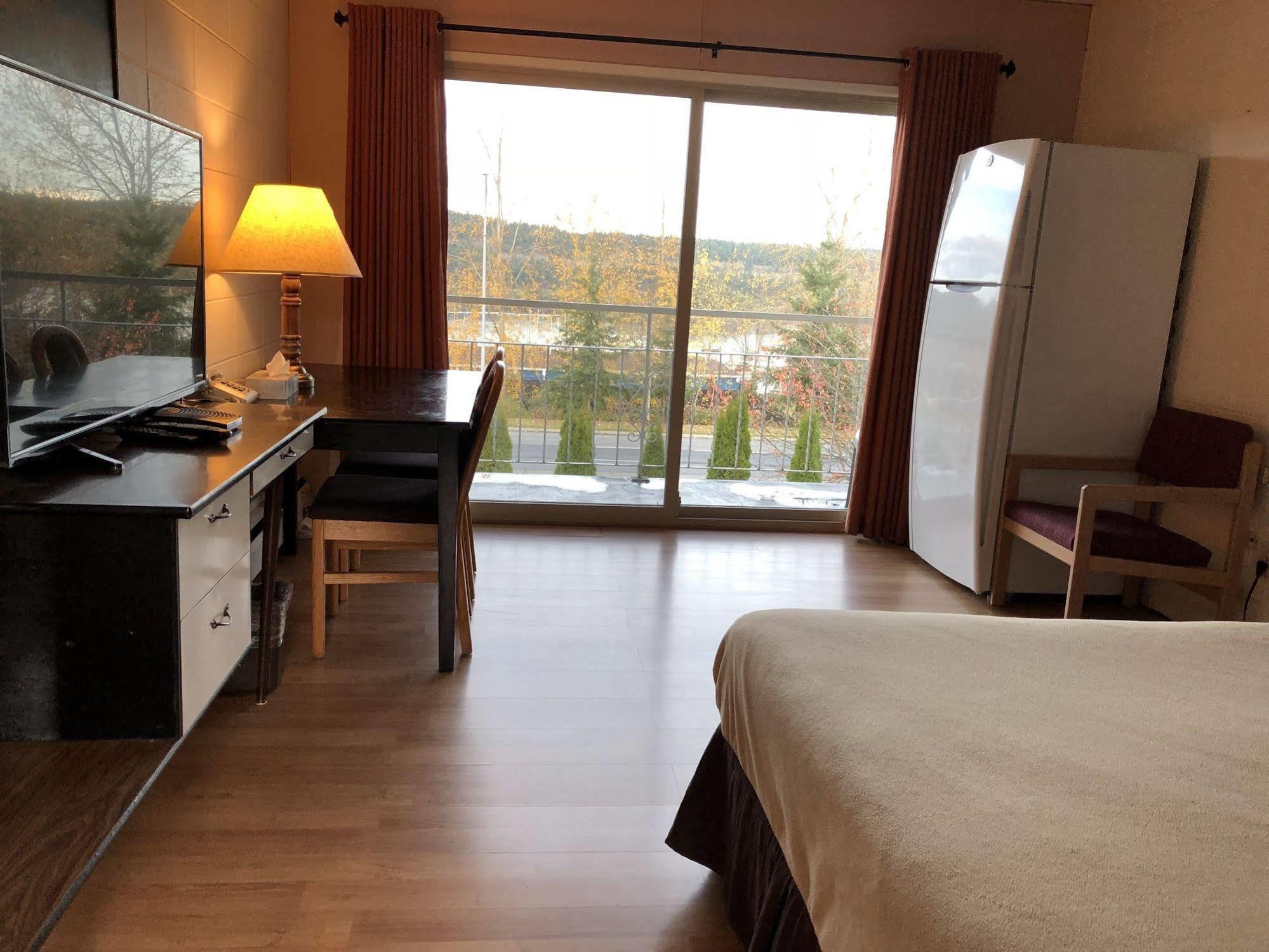 Holiday House Motel Ladysmith Luaran gambar